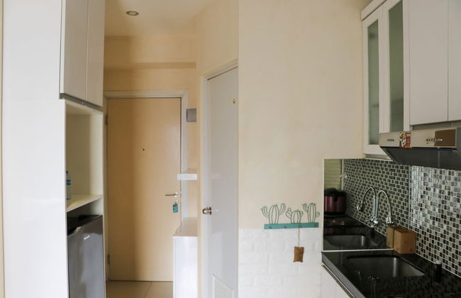 Cozy Stay and Simply 2BR at Green Pramuka City Apartment - Foto 8