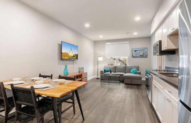 Bywater Suite Hotel - Photo 53