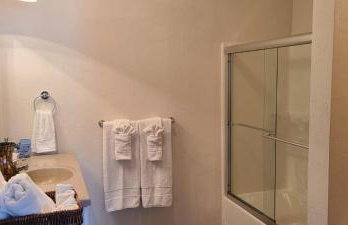 Christy's Cottage, Waterfront w/Slide & Ice Shanty - Foto 20