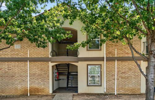 Walk to AT&T Stadium - Modern 2BR With Backyard - Foto 44