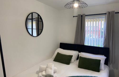 Newcastle Spacious 3-bedroom Semi-detached House with Parking, Sleeps 8, by URBAN PINNACLE STAYS - Foto 21