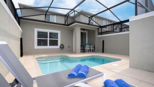 Gorgeous 4 Bd w Pool at Storey Lake Resort 4277 - Photo 2