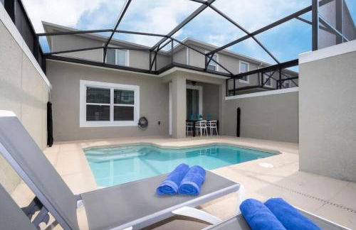 Gorgeous 4 Bd w Pool at Storey Lake Resort 4277 - Photo 2