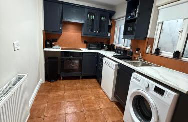 Derry City Centre Townhouse - Foto 6