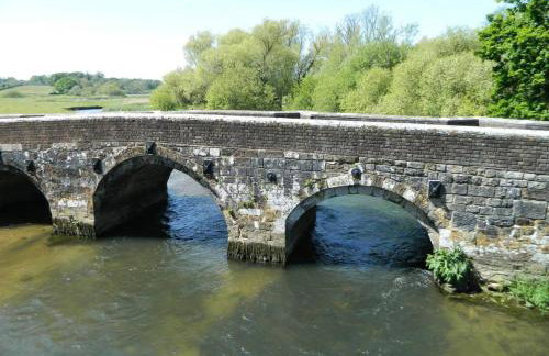 River Cottage a country retreat in wooded gardens - Foto 4