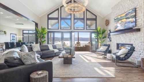 LOTO Pointe, Updated Luxury Home w/ Boat & PWC Slip, Boat Ramp, Firepits, Pool Table & More! - Foto 5