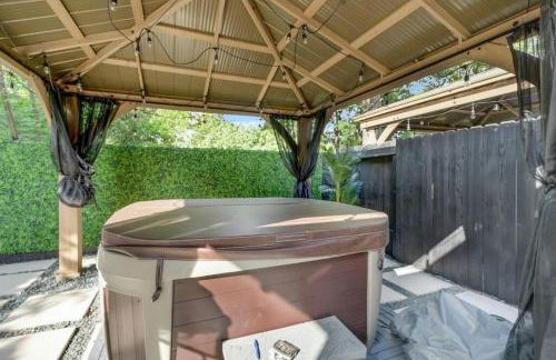 Gray Lux Hse 3BR 3 and half Ba MedCenter DownTWN HotTub - Photo 14