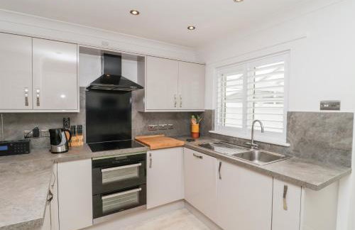 14 Lyme Mews - Photo 8