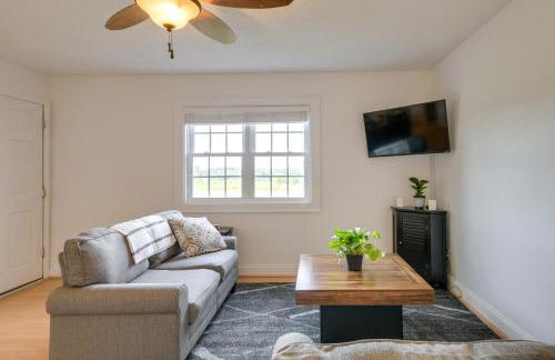 Relax Fireside! Home Less Than 1 Mi to Tryon International - Foto 5