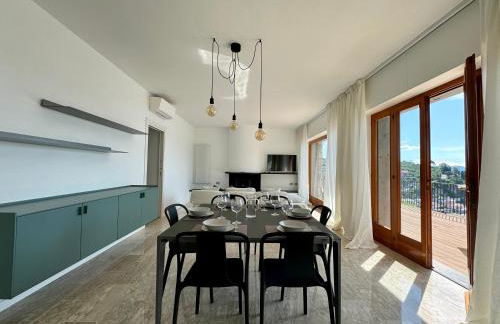 Modern and Elegant apartment with a spacious sea view terrace overlooking Palmaria Island Bright designer interiors Fully equipped Up to 6 guests Private parking Aircon All the comforts for a perfect stay - Foto 19