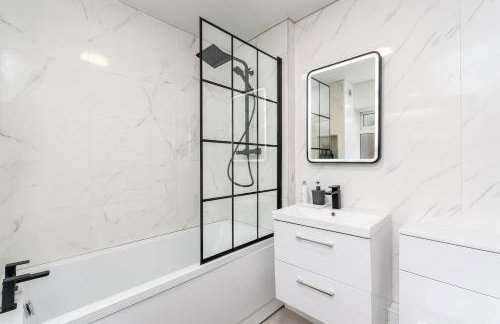 Entire Nuneaton House Next to the Station - Foto 5