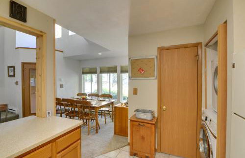 Charming Hidden Valley Resort Home Walk to Slopes - Foto 15