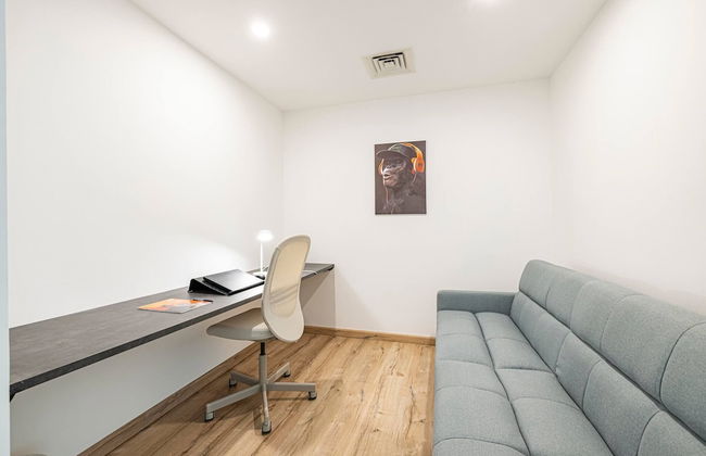 New Fully Upgraded - Central Located - Fits 6 - Photo 17