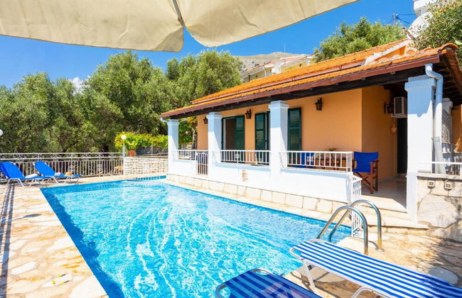 Villa Elia Large Private Pool Walk to Beach Sea Views A C Wifi Car Not Required - 1978 - Foto 27