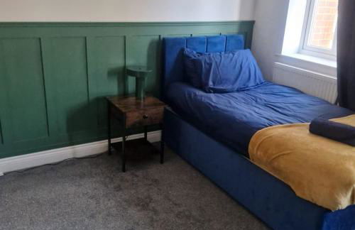 Spacious 3BR Home, 2 Bathrooms, Parking, Rushden - Foto 13