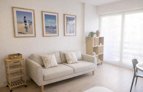 Appartement deux pièces élégant avec Vue sur Parc - Plage & Centre-Ville à Pied - Photo 2