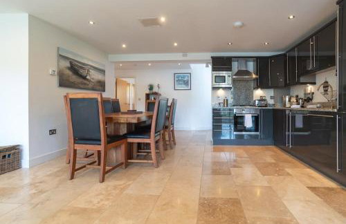 Trewhiddle Retreat V25 by Together Travel - Luxury 4-Bedroom Villa - Foto 16