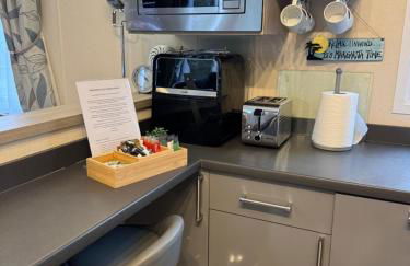 Jasmine Corner - entertainment passes included - message for longer stays - Foto 5