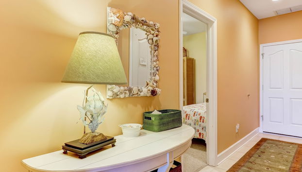 Pet Friendly Condo with Private Parking and Elevator by RedAwning - Foto 4, Habitación