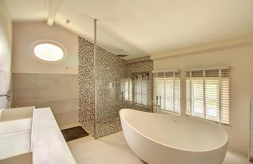 Superbe Mas Provençal rénové avec piscine, billard et climatisation à Paradou - Foto 54