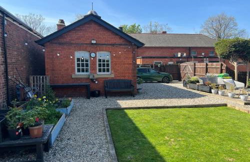 Cosy small cottage in Wirral Merseyside with kitchen - Foto 2