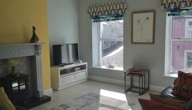 John & Mary's - Photo 4