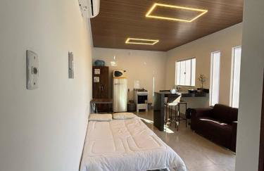 Micro casa com ar condicionado 2km da prainha - Foto 4