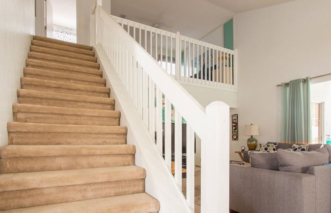 3 Bedroom Home With Private Screened Pool With Rock Waterfall Feature and Gameroom by Florida Dream Homes - Foto 40