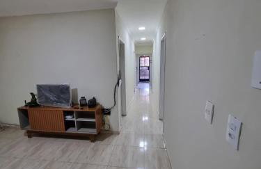 Super Confortável, WiFi Rápido, Garagem Coberta, 2 Banheiros, Suíte, 3 Quartos, Microondas, Cozinha Grande Completa, Mesa de Jantar Grande, Entrada Privativa, Perto do Shopping Pátio Matosinhos, 5 min do Centro Histórico - Foto 25