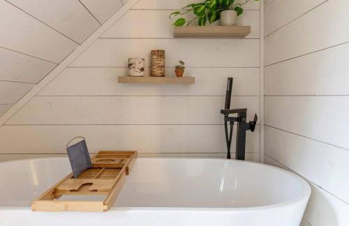 100% Renovated Stowe Village Farmhouse - Photo 12