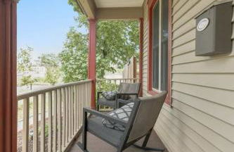 City Oasis Awaits Cozy DT Home With Hot Tub Vikings - Foto 22