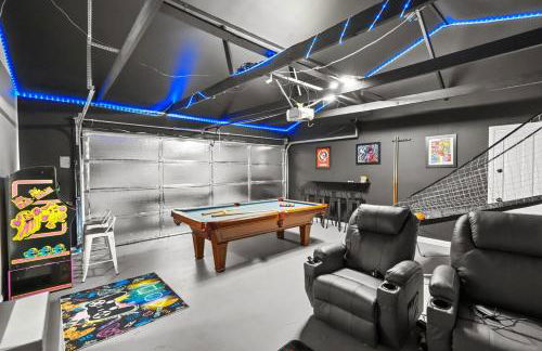 Sleeps 12 - Hot Tub - Pool - Game Room & Fire Pit! - Foto 71