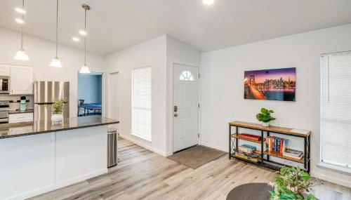 Game Room and Patio Family Home in The Colony! - Foto 5