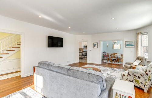 Bright Home Near Pine Lake with Deck and Yard - Foto 4