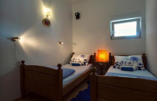 Apartments by the sea Prvic Luka, Prvic - 12064 - Photo 13