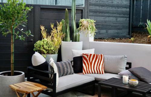 Private Family Friendly Guest Home - Photo 24