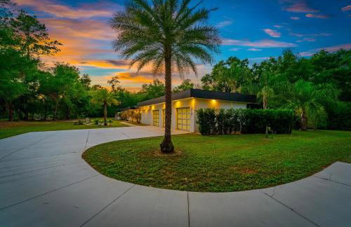 Floral City Oasis - Pool, BBQ Area & Forest View - Foto 53