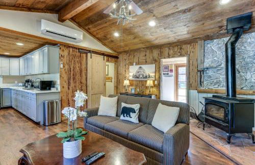 9 Mi to Bass Lake Cabin with Fire Pit in Wishon! - Foto 6