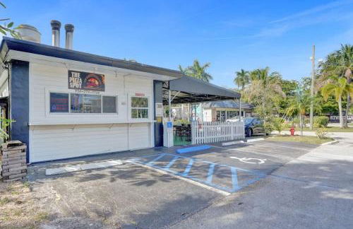 Tropical Oasis 2BR w Pool - Foto 35