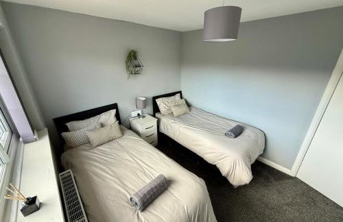 3-Bed Detached House Private Drive for Two Cars - Foto 43