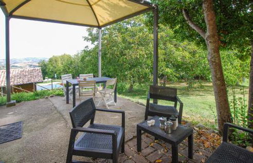 Gorgeous Home In Monterubbiano With Private Swimming Pool, Can Be Inside Or Outside - Foto 10