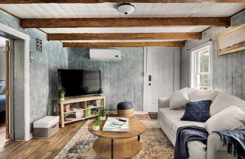 Creekside Cabin w Hot Tub, Fire Pit, Grill, WiFi! - Foto 2