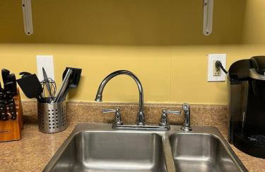 Funky 3rd Floor Condo 5 Beds with Sofa Bed plus WIFI - Foto 5