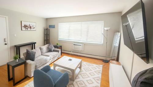 Central 2BR Private Stay Near Airport & Cafés - Foto 3