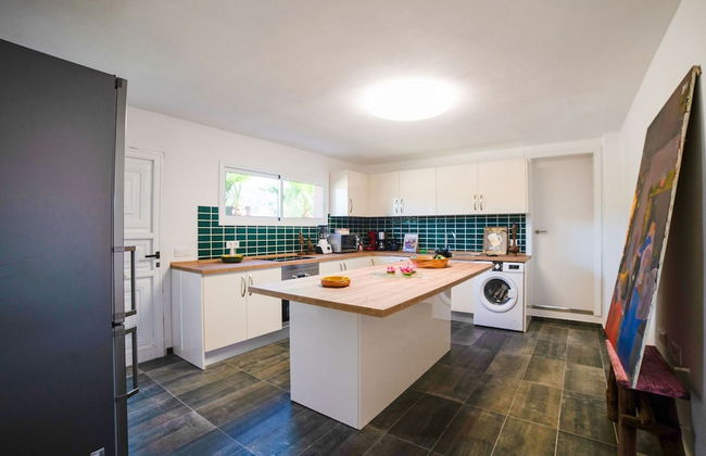 Appealing Holiday Home in La Escalona With Mountain Views - Photo 5