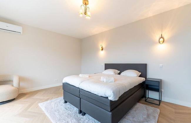 Beautiful Water Villa Near Harderwijk - Photo 3