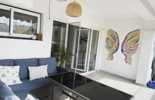 Seaview escape - spacious 3 bed beach apartment & terrace - Foto 1