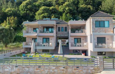 Bella Vista Luxury Apartments - Photo 2