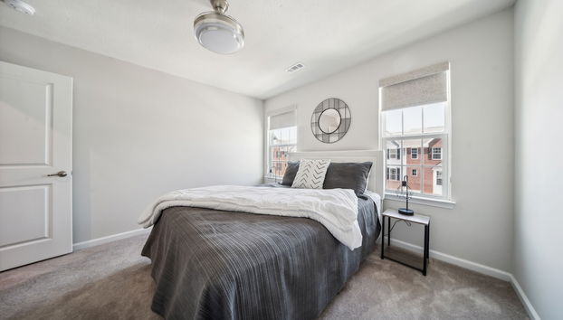 Veiled Secrets: Unraveling The Mystery Of Solitude 3 Bedroom Home by RedAwning - Foto 2, Habitación