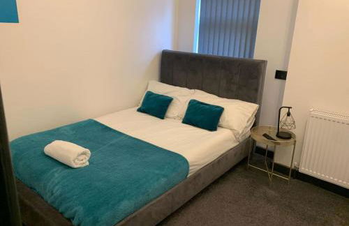 Tudors eSuites - 4 Bedroom Spacious House - #142R - Photo 3